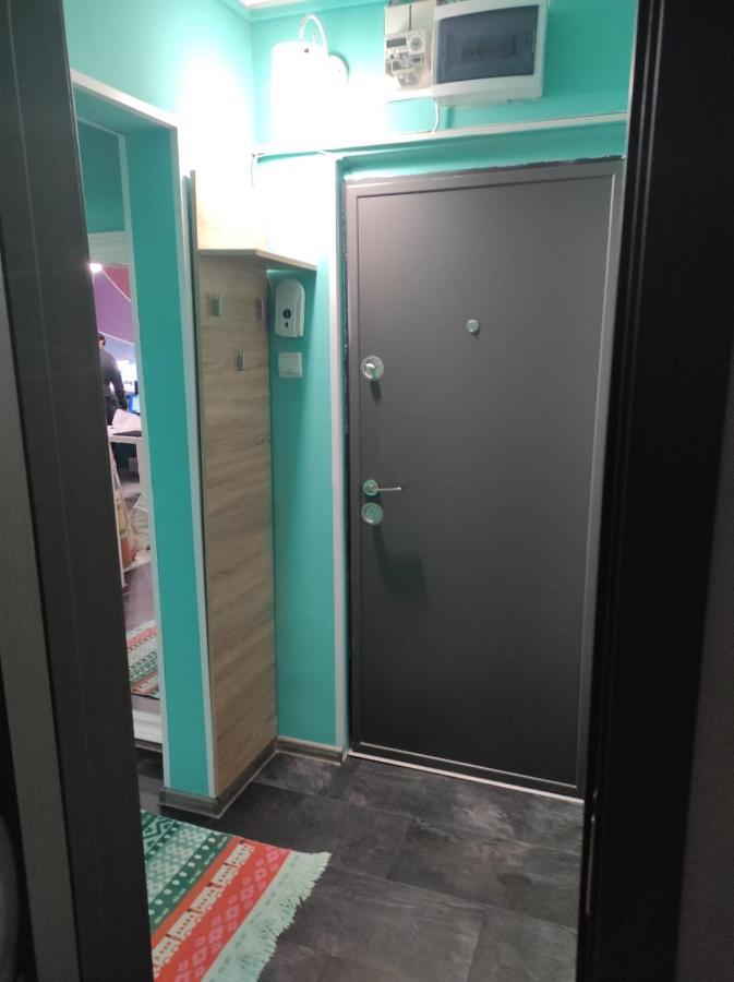 Private Room Near 3 Min Metrou Crangasi, 40 M2 Bukares Bagian luar foto